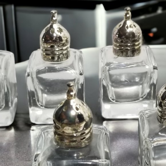 "Vintage Glass Mini Salt & Pepper Shakers w/ Silver Tops  Original Box Set-6 - Picture 5 of 11